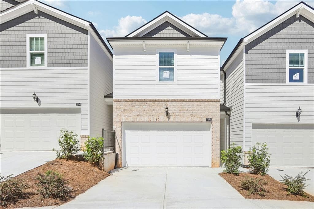 3 bedroom, 3 bathroom, 1,640 sq ft townhouse for sale at 7858 Marie Way, Fairburn, GA 30213