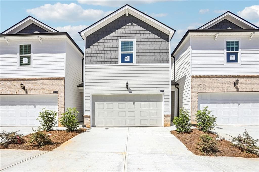 3 bedroom, 3 bathroom, 1,640 sq ft townhouse under contract at 7856 Marie Way, Fairburn, GA 30213