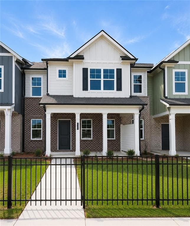 3 bedroom, 3 bathroom, 2,002 sq ft townhouse for sale at 3263 Lake Carlton Road 23, Loganville, GA 30052