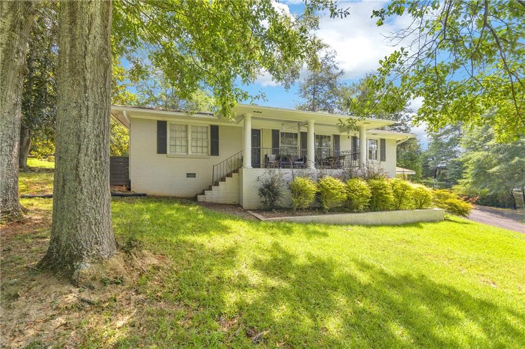 3 bedroom, 3 bathroom, 1,804 sq ft single family residence under contract at 136 Frazier Hill Road, Bishop, GA 30621