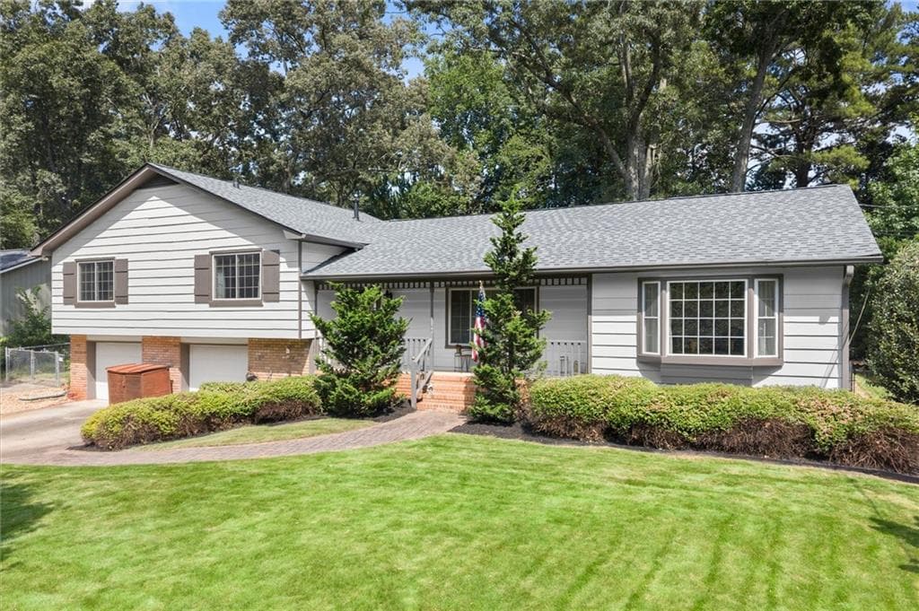 3 bedroom, 3 bathroom, 2,188 sq ft single family residence under contract at 2954 Carolyn Street, Marietta, GA 30062