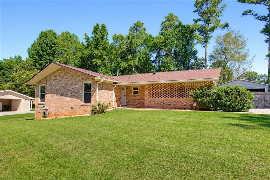 3 bedroom, 3 bathroom, 1,850 sq ft single family residence for sale at 3307 Wildwood Drive, Marietta, GA 30060