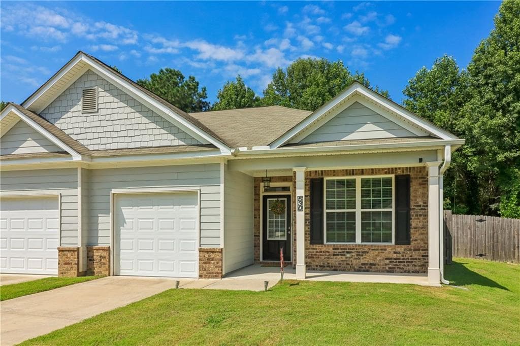 3 bedroom, 2 bathroom, 1,301 sq ft townhouse for sale at 530 Vandenburg Drive, Villa Rica, GA 30180