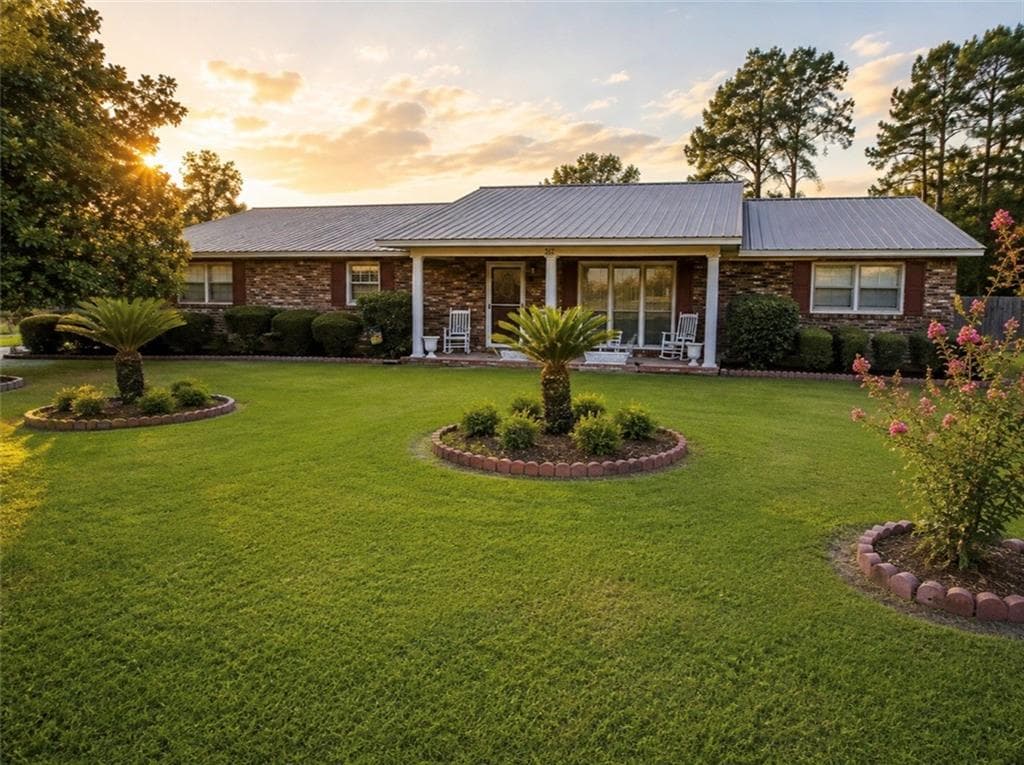 4 bedroom, 3 bathroom, 2,349 sq ft single family residence for sale at 312 Joseph Avenue, Donalsonville, GA 39845