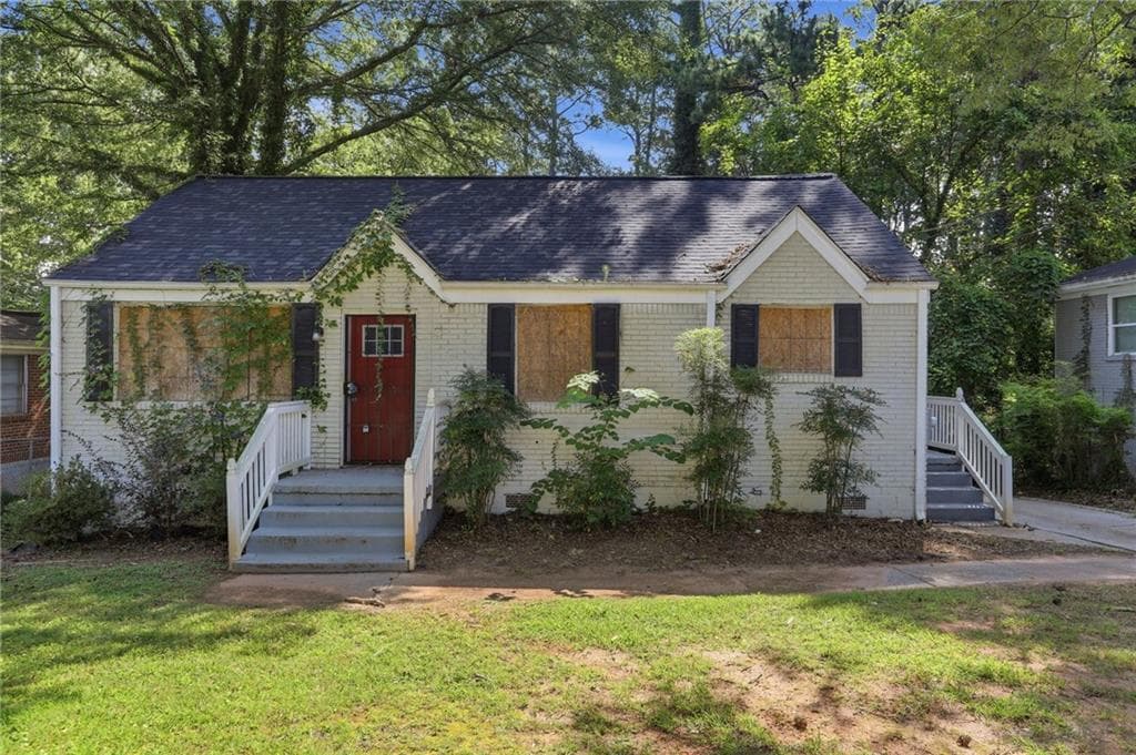 2 bedroom, 1 bathroom, 975 sq ft single family residence for sale at 2096 Dellwood Place, Decatur, GA 30032