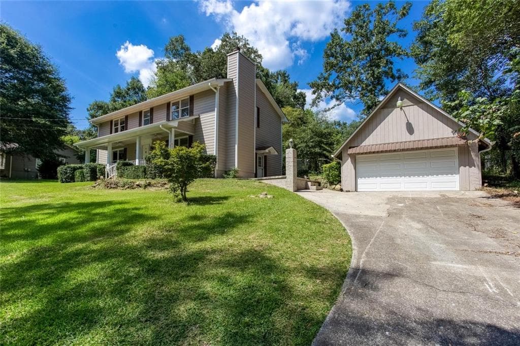 3 bedroom, 3 bathroom, 2,688 sq ft single family residence under contract at 185 Lakeshore Circle, Acworth, GA 30101