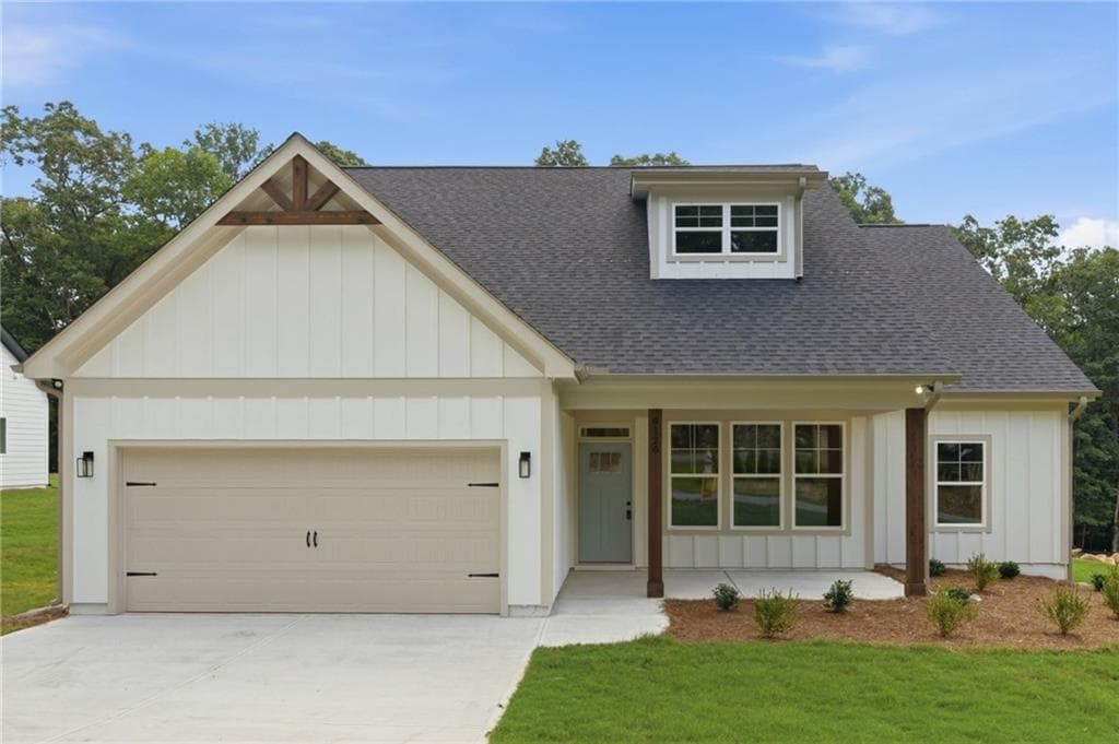 4 bedroom, 2 bathroom, 1,988 sq ft single family residence for sale at 9120 Lisa Circle, Gainesville, GA 30506