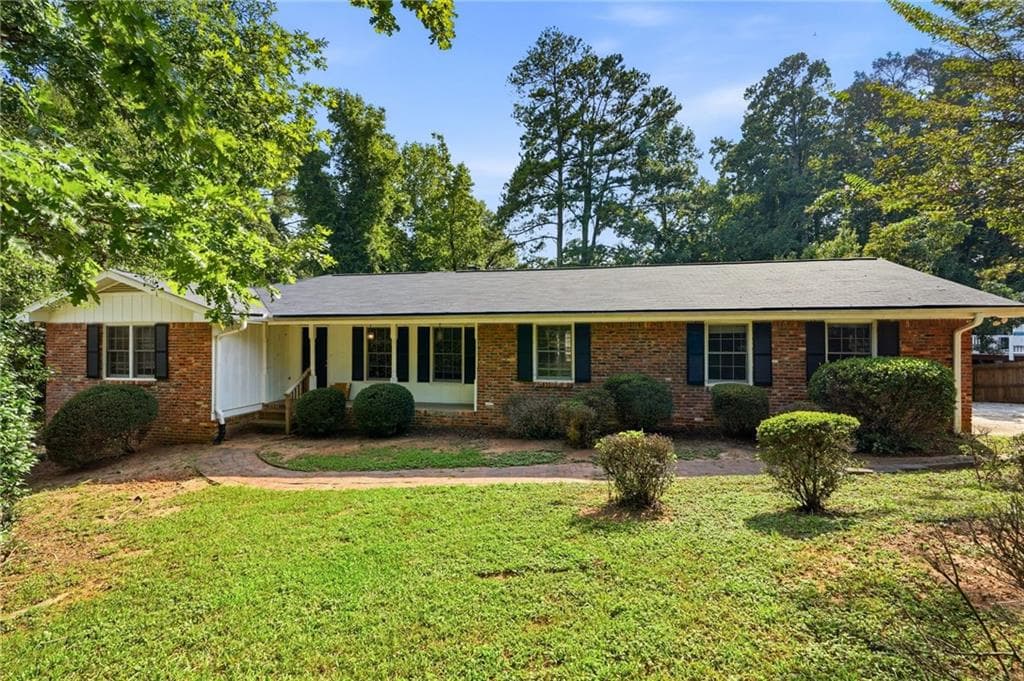 3 bedroom, 3 bathroom, 2,566 sq ft single family residence for sale at 4270 Cove Way, Marietta, GA 30067