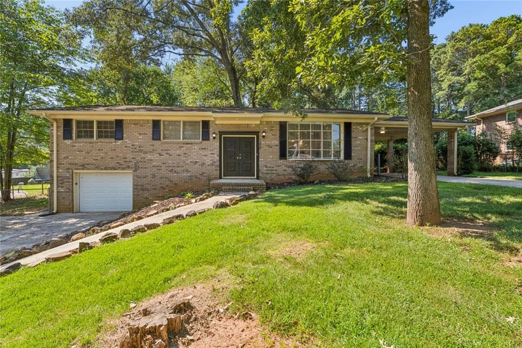 3 bedroom, 2 bathroom, 1,404 sq ft single family residence under contract at 1209 Siesta Lane, Acworth, GA 30102