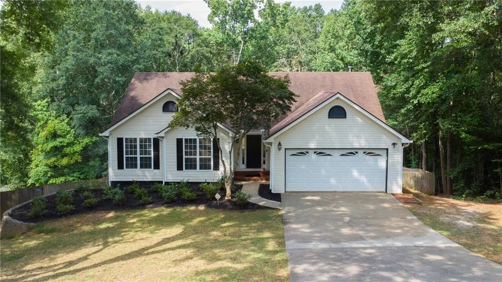 3 bedroom, 2 bathroom, 2,414 sq ft single family residence for sale at 4267 Riviere PT, Gainesville, GA 30507