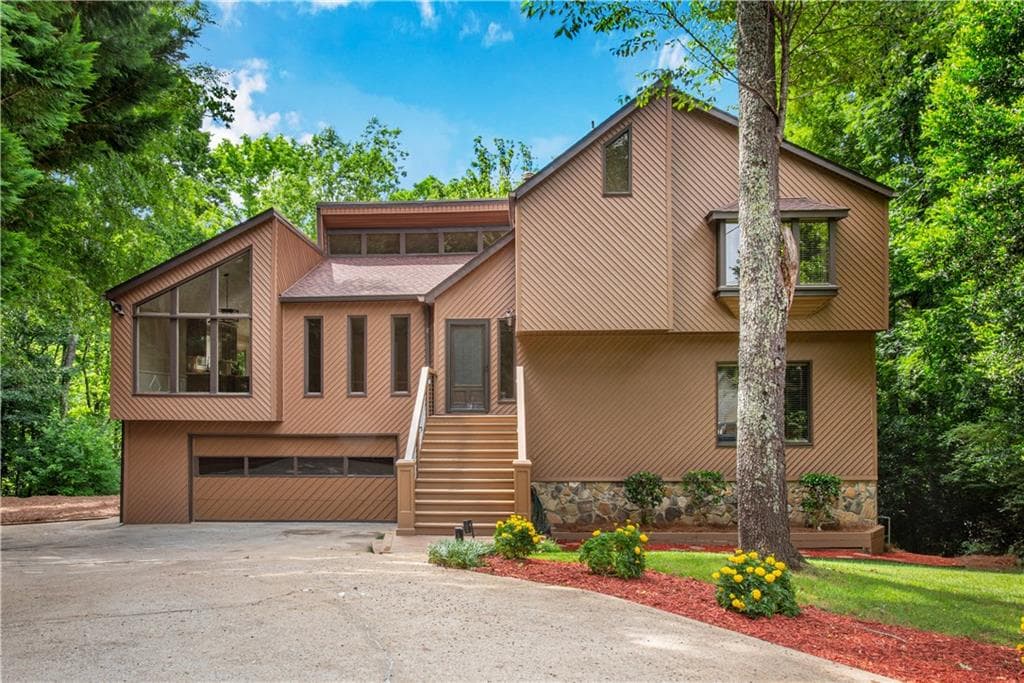 4 bedroom, 3 bathroom, 2,278 sq ft single family residence for sale at 2404 Stockton Place, Marietta, GA 30066