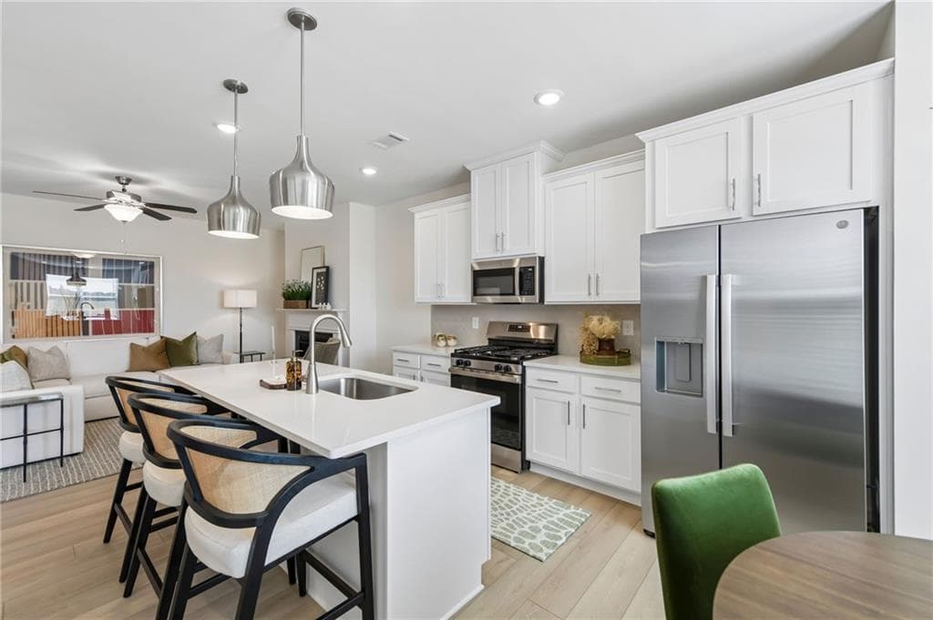 3 bedroom, 3 bathroom, 1,685 sq ft townhouse for sale at 263 Barracks Way 877, Hoschton, GA 30548