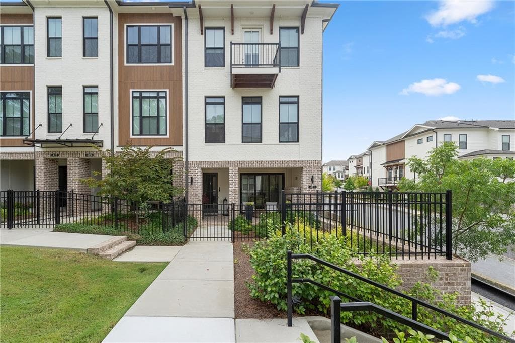 3 bedroom, 3 bathroom, 2,145 sq ft townhouse for sale at 431 Olmstead Way, Alpharetta, GA 30022