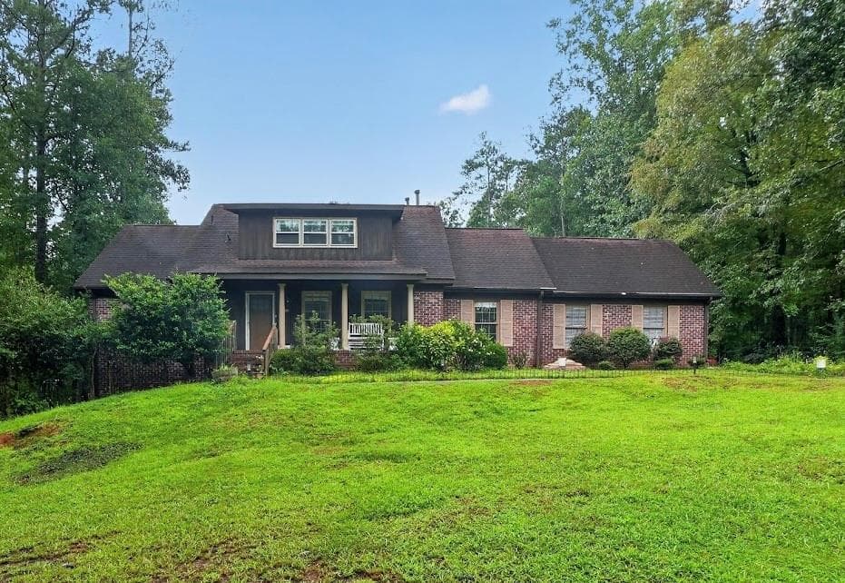 4 bedroom, 3 bathroom, 3,328 sq ft single family residence for sale at 370 Devilla Trace, Fayetteville, GA 30214