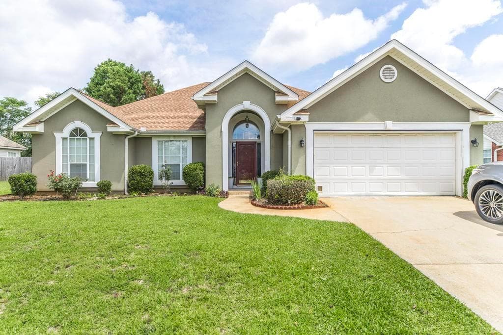 3 bedroom, 2 bathroom, 2,070 sq ft single family residence for sale at 123 Galaxy Avenue, Bonaire, GA 31005