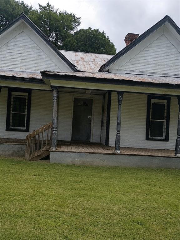 3 bedroom, 1 bathroom, 1,192 sq ft single family residence for sale at 179 Sycamore Street, Rockmart, GA 30153