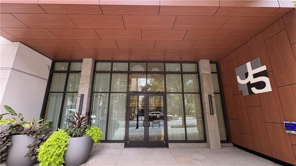 1 bedroom, 1 bathroom, 834 sq ft condominium for sale at 775 Juniper Street 210, Atlanta, GA 30308