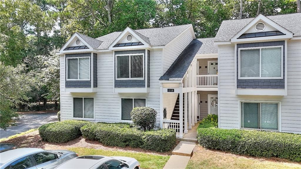 2 bedroom, 2 bathroom, 1,282 sq ft condominium under contract at 12 Rumson Court, Smyrna, GA 30080