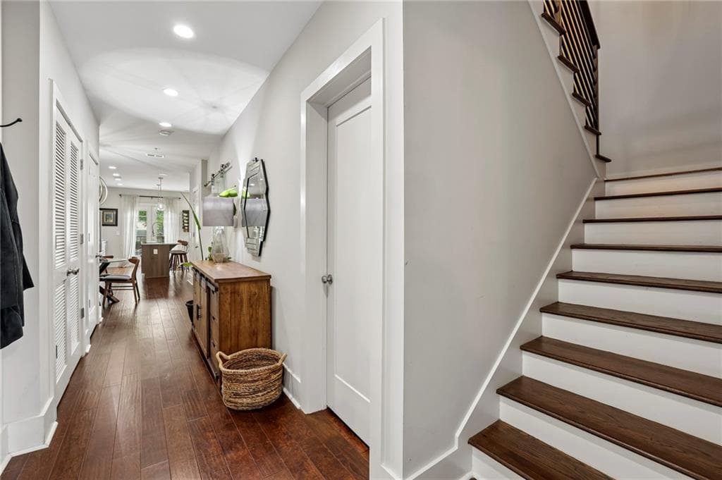 2 bedroom, 2 bathroom, 1,600 sq ft condominium for sale at 307 Canton Way, Roswell, GA 30075