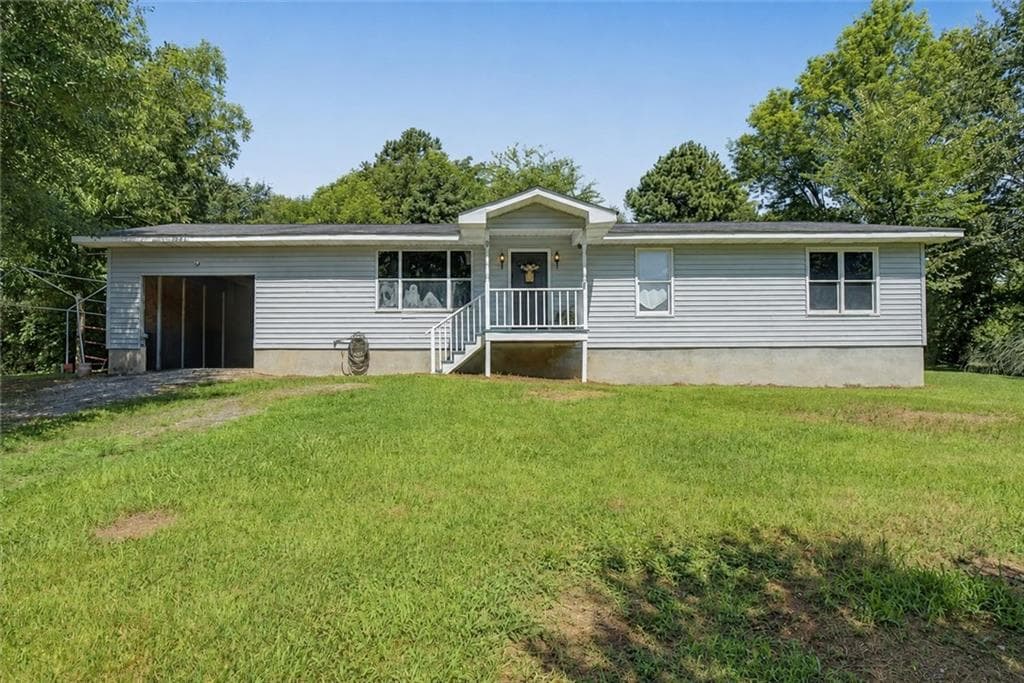 3 bedroom, 2 bathroom, 1,136 sq ft single family residence for sale at 3 Hammond Drive, Plainville, GA 30733
