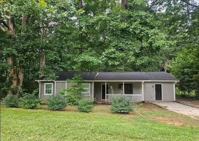 3 bedroom, 1 bathroom, 1,313 sq ft single family residence for sale at 520 Snowfall Terrace, Palmetto, GA 30268