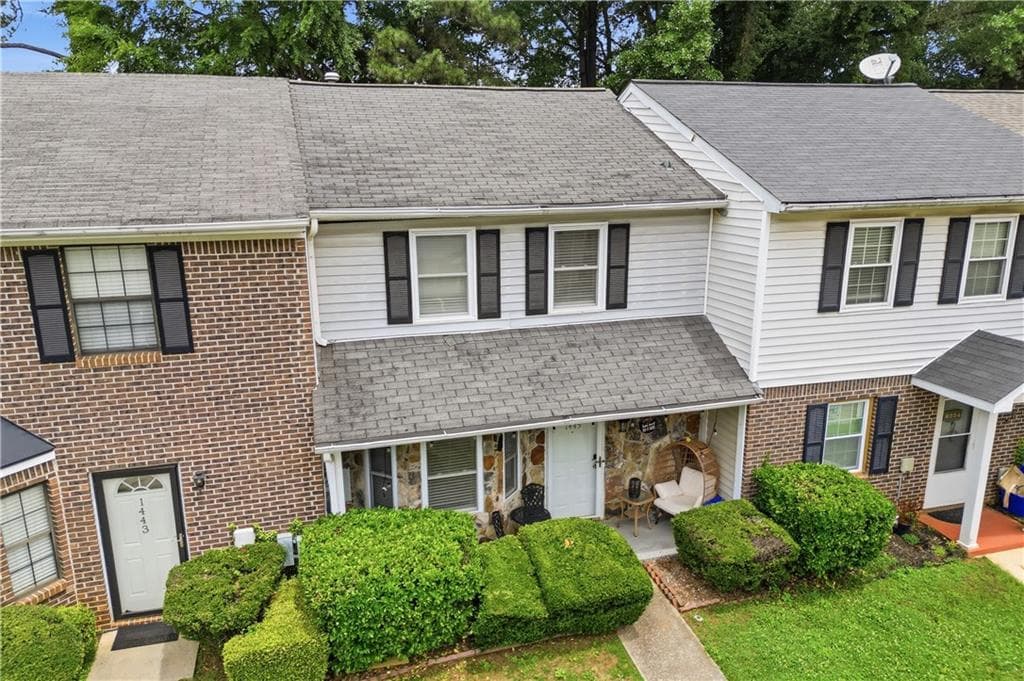 2 bedroom, 2 bathroom, 1,132 sq ft townhouse for sale at 1445 Springleaf Circle, Smyrna, GA 30080