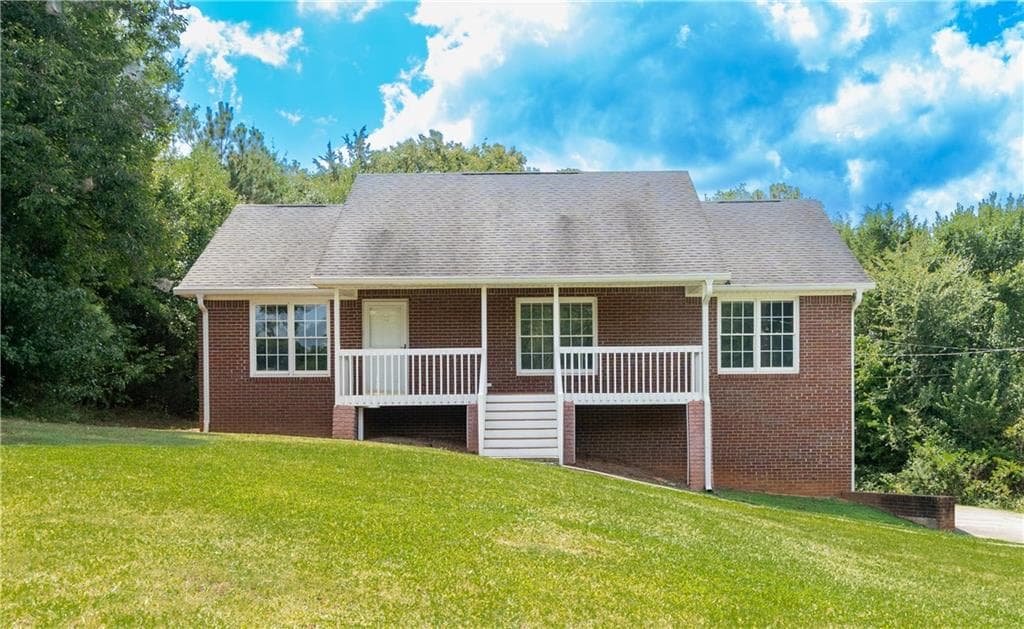 3 bedroom, 2 bathroom, 1,260 sq ft single family residence under contract at 12 Adams Way, Adairsville, GA 30103