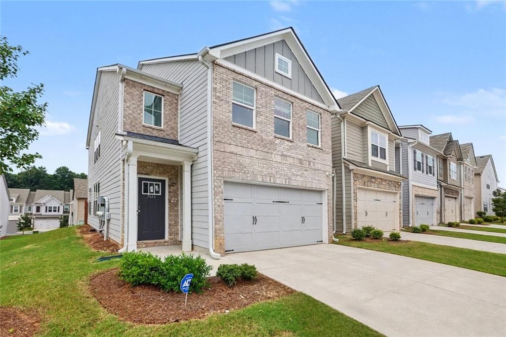 3 bedroom, 3 bathroom, 2,024 sq ft townhouse for sale at 7666 Squire Court, Fairburn, GA 30213