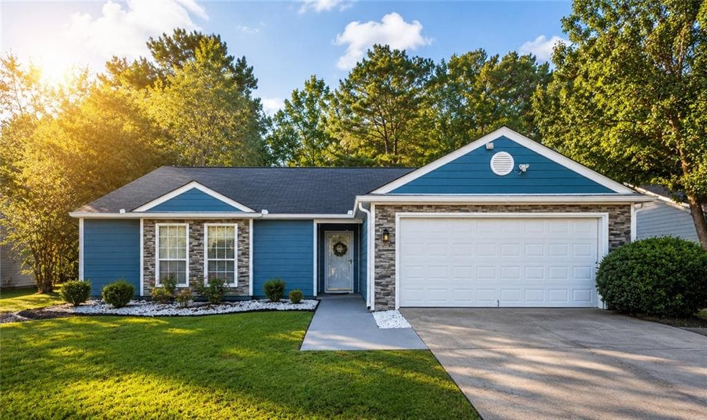 3 bedroom, 2 bathroom, 1,463 sq ft single family residence under contract at 10952 Morning Dove Drive, Hampton, GA 30228
