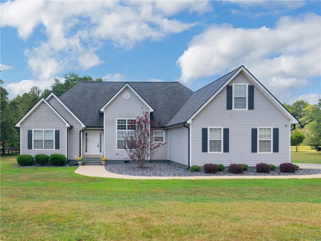 4 bedroom, 2 bathroom, 2,097 sq ft single family residence under contract at 420 Colvin Drive, Locust Grove, GA 30248