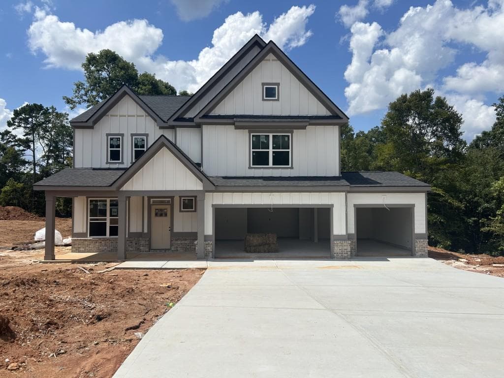 4 bedroom, 3 bathroom, 2,517 sq ft single family residence for sale at 108 Eagles Crest Drive, Commerce, GA 30529