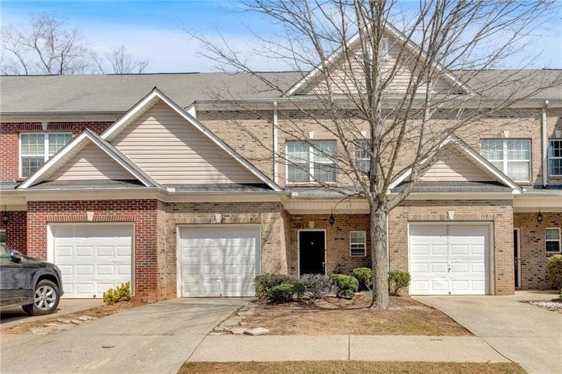 2 bedroom, 3 bathroom, 1,430 sq ft townhouse for sale at 2555 Flat Shoals Road 1104, College Park, GA 30349