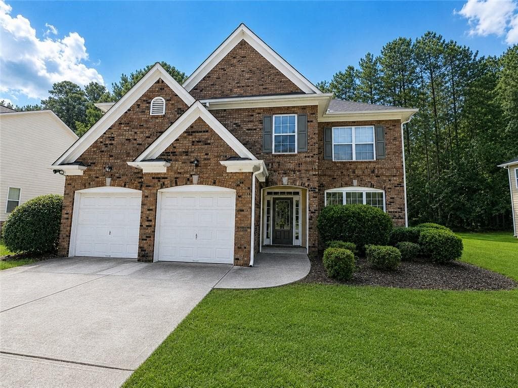 4 bedroom, 3 bathroom, 3,161 sq ft single family residence under contract at 562 Preserve Park Drive, Loganville, GA 30052