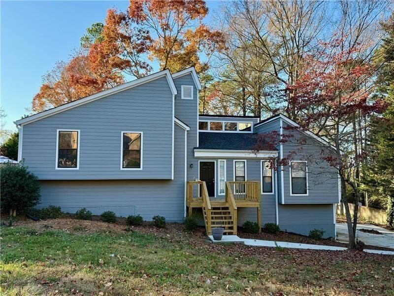 3 bedroom, 2 bathroom single family residence for rent at 2707 HAWK Drive 2707, Marietta, GA 30066 for $2,450 a month