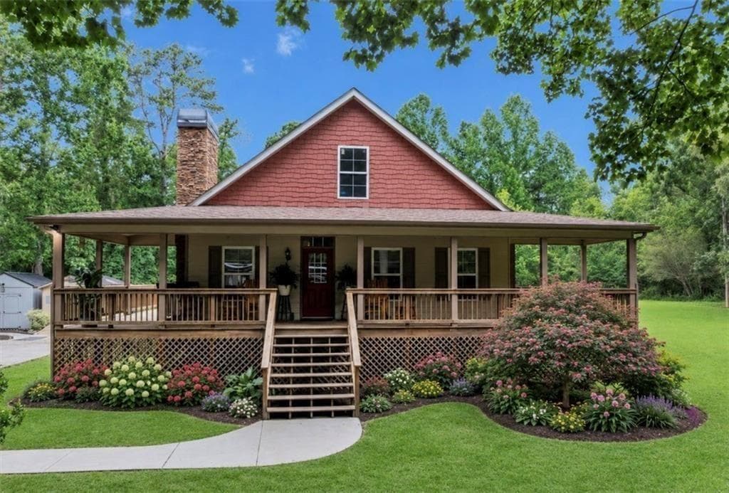 3 bedroom, 2 bathroom, 1,956 sq ft single family residence for sale at 517 Franklin Goldmine Road, Cumming, GA 30028