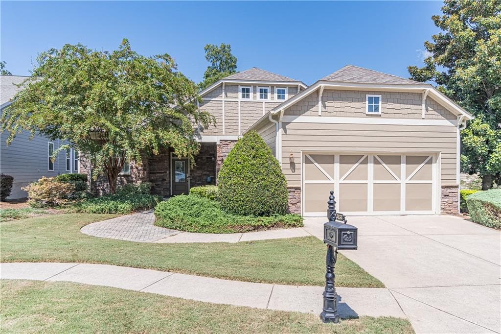 2 bedroom, 2 bathroom, 2,190 sq ft single family residence for sale at 3133 Scarlet Oak Lane, Gainesville, GA 30504