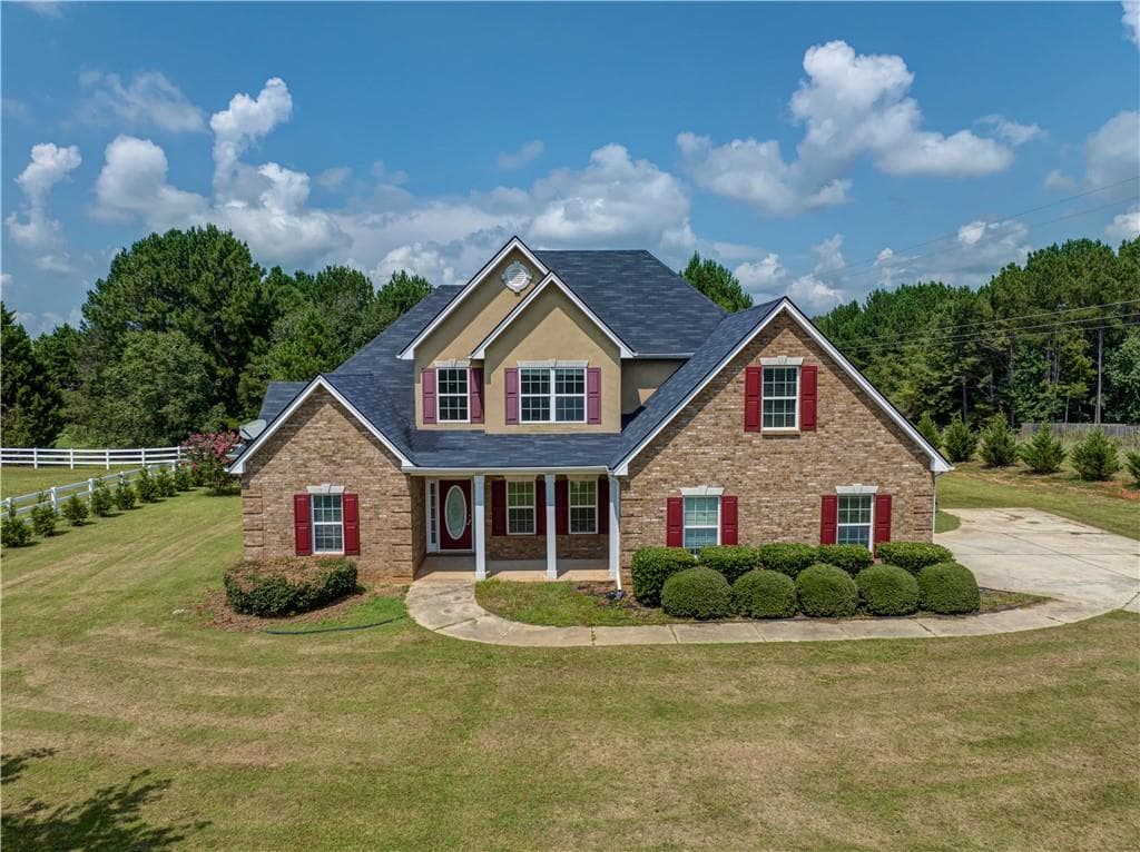 4 bedroom, 3 bathroom, 2,740 sq ft single family residence under contract at 249 Hedgewood Drive, Hampton, GA 30228