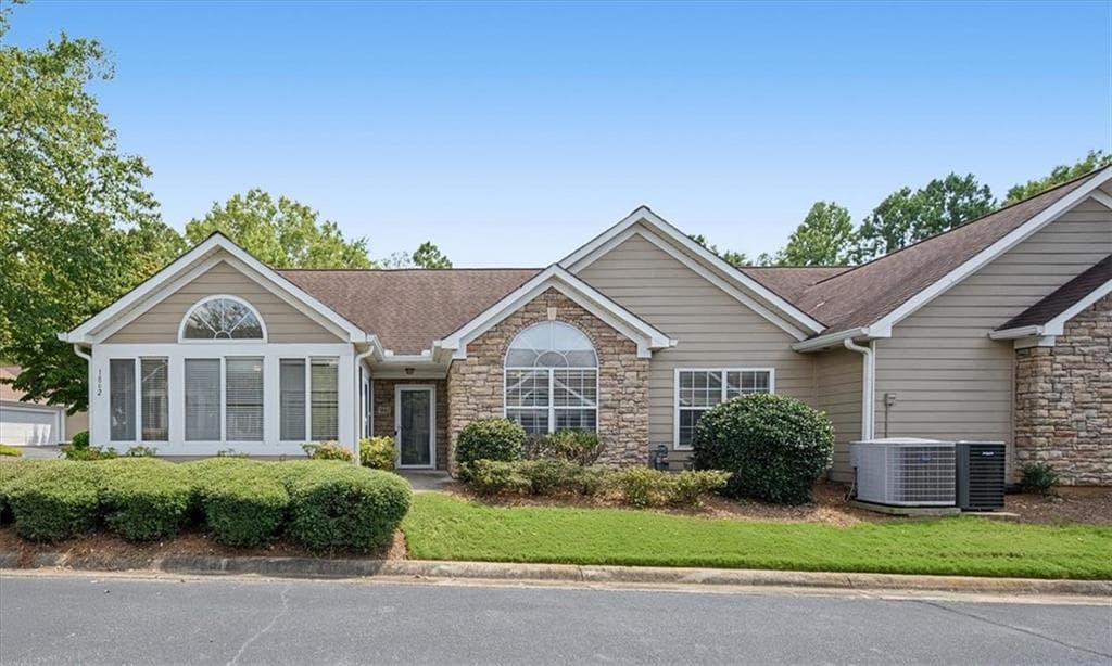 3 bedroom, 2 bathroom, 1,423 sq ft condominium for sale at 1862 Kolb Farm Circle, Marietta, GA 30008