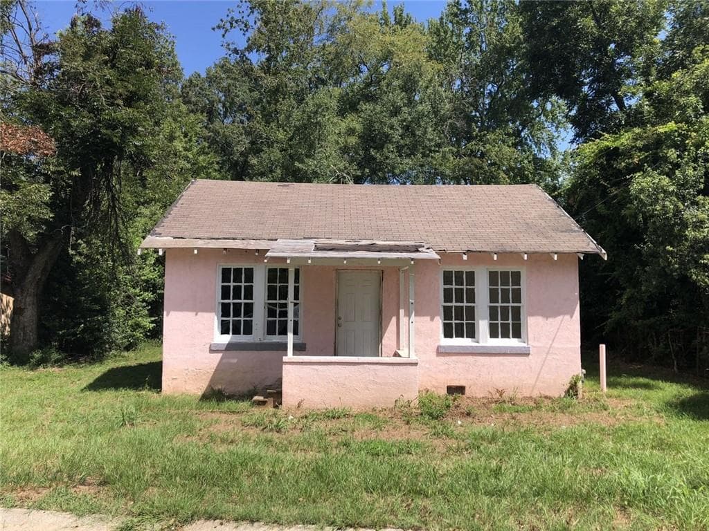 2 bedroom, 1 bathroom, 872 sq ft single family residence for sale at 110 Newman-Turner Street, Sandersville, GA 31082