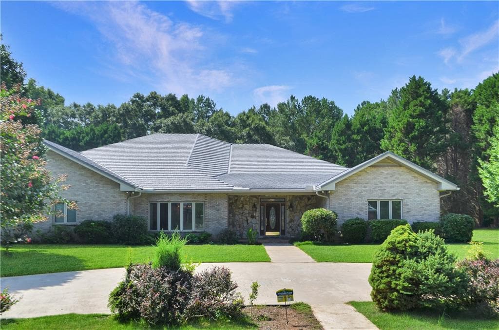 3 bedroom, 4 bathroom, 4,283 sq ft single family residence for sale at 155 Highlands Forest Lane, Oxford, GA 30054