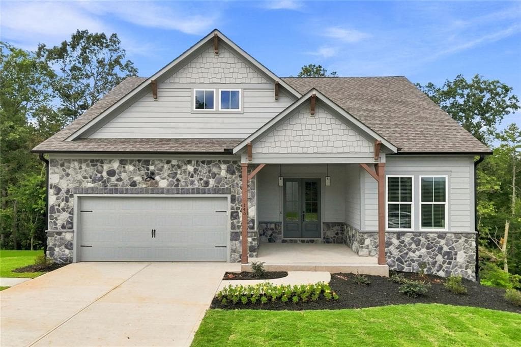 3 bedroom, 2 bathroom, 1,958 sq ft single family residence for sale at 179 Summit View, Ellijay, GA 30540