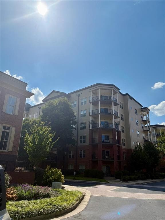 1 bedroom, 1 bathroom, 850 sq ft condominium for sale at 200 River Vista Drive 732, Atlanta, GA 30339