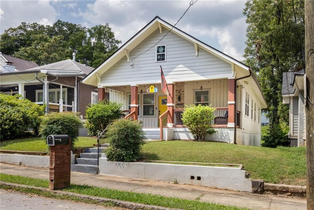 3 bedroom, 2 bathroom, 1,800 sq ft single family residence for sale at 911 Crew Street, Atlanta, GA 30315