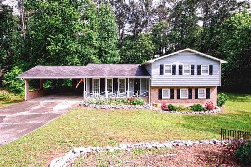 3 bedroom, 2 bathroom, 2,049 sq ft single family residence for rent at 4033 Scenic Mountain Drive, Snellville, GA 30039 for $2,100 a month