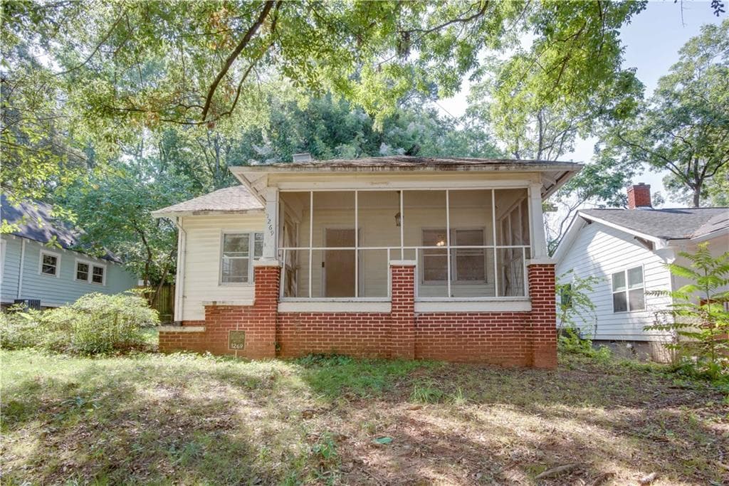 3 bedroom, 2 bathroom, 1,334 sq ft single family residence for sale at 1269 Oak Grove Avenue, Atlanta, GA 30316