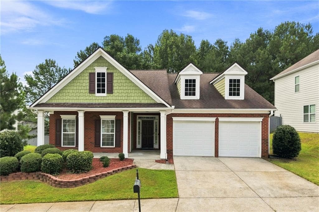 3 bedroom, 2 bathroom, 1,930 sq ft single family residence for sale at 3870 Amberleigh Trace, Gainesville, GA 30507