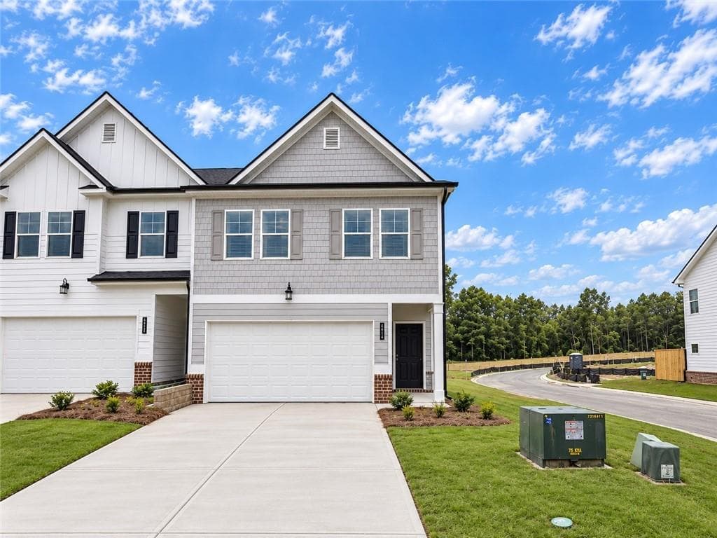 3 bedroom, 3 bathroom, 1,695 sq ft townhouse for sale at 6404 Rosetta Drive 42, Atlanta, GA 30331