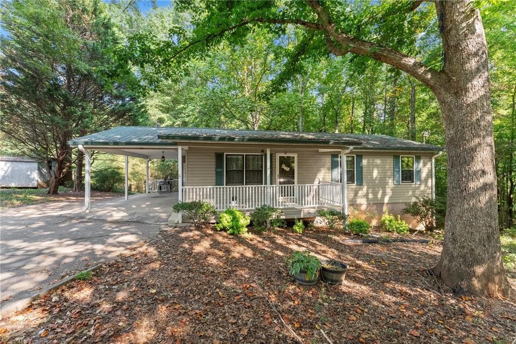 4 bedroom, 2 bathroom, 1,407 sq ft single family residence for sale at 3489 Bell Road, Gainesville, GA 30507