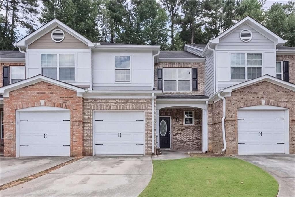 3 bedroom, 3 bathroom, 1,650 sq ft townhouse for sale at 3303 Fernview Drive, Lawrenceville, GA 30044