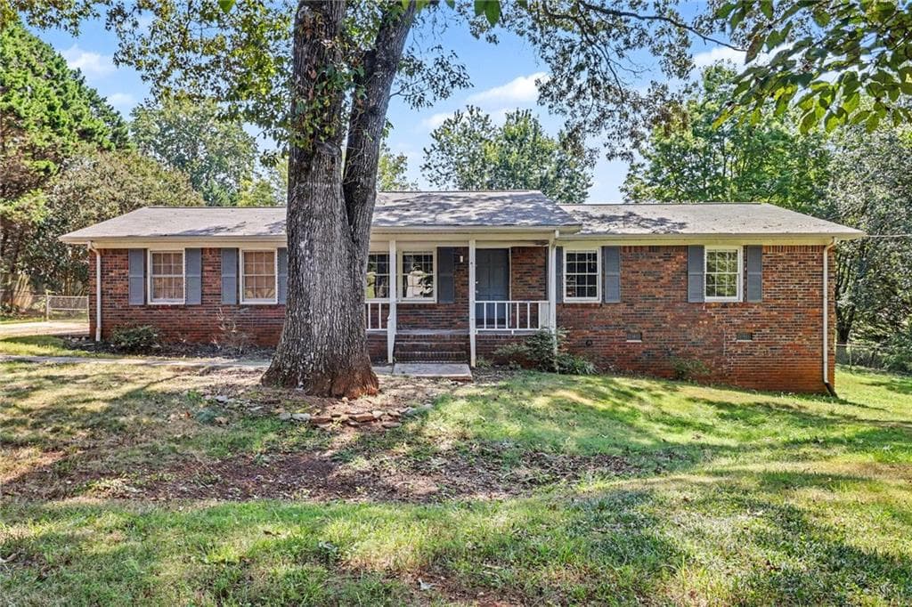 3 bedroom, 2 bathroom, 1,392 sq ft single family residence for sale at 5139 Presley Drive, Flowery Branch, GA 30542